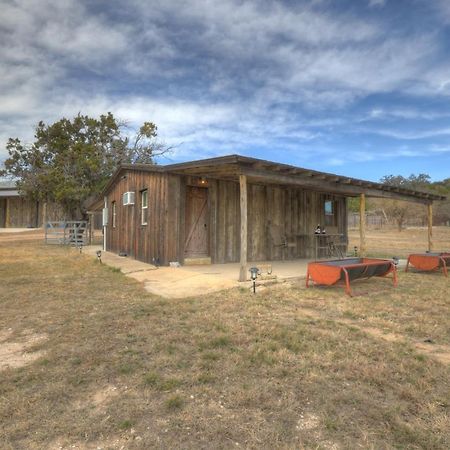 Ohana Ranch Cabin - 12 Minutes To Historic Main St Фредериксберг Экстерьер фото