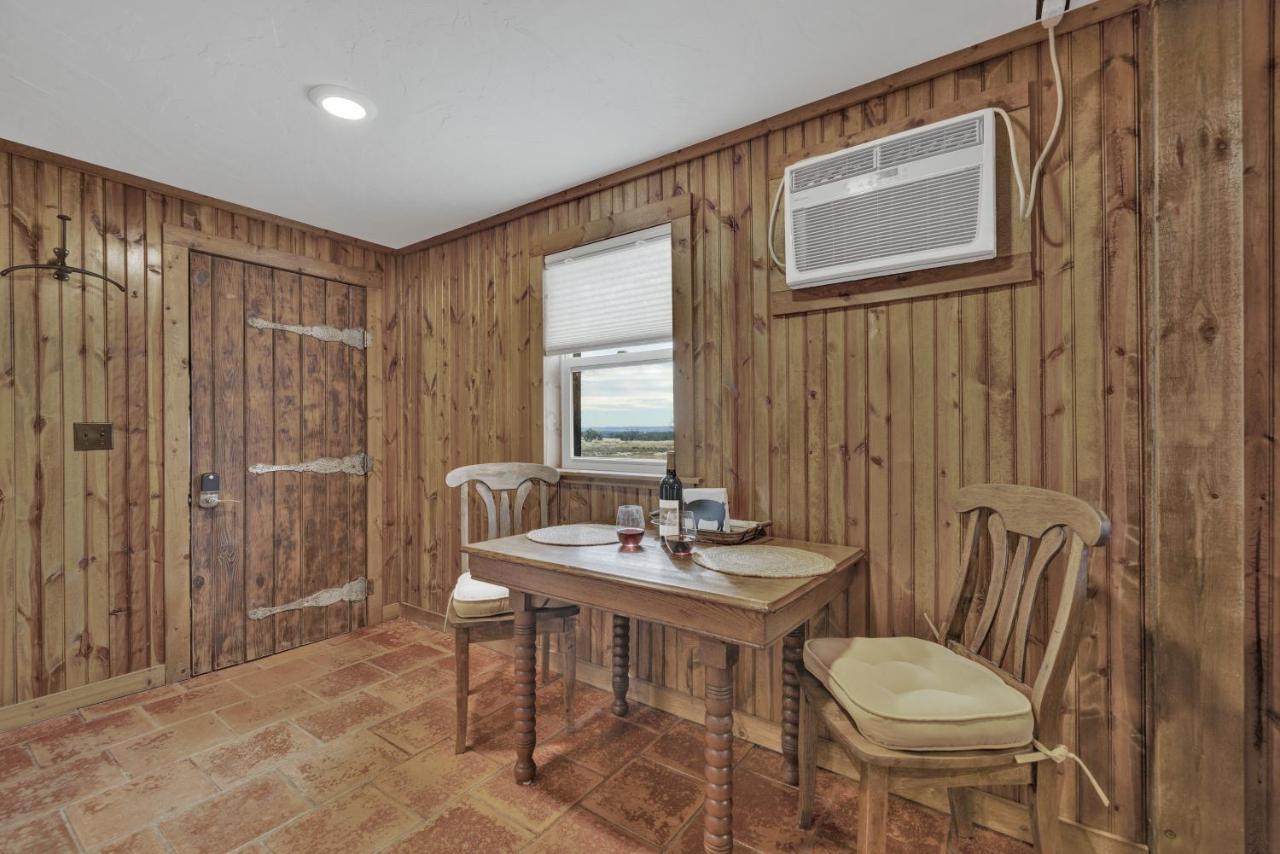 Ohana Ranch Cabin - 12 Minutes To Historic Main St Фредериксберг Экстерьер фото